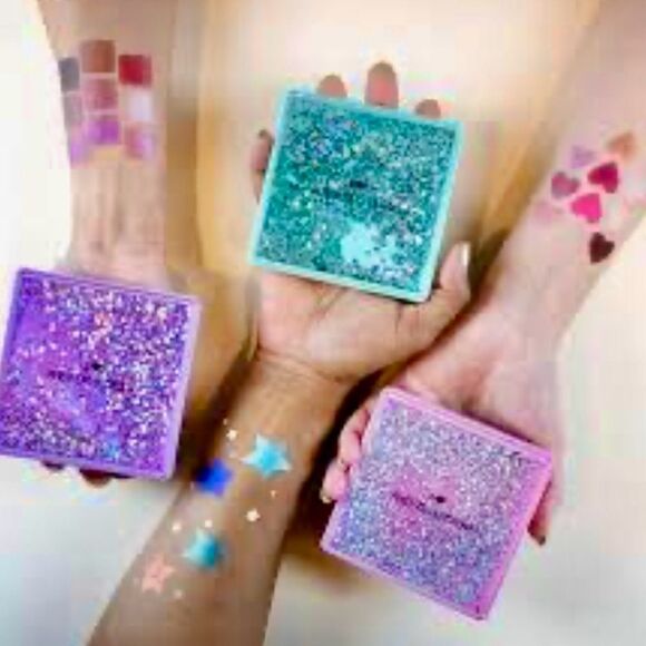 NIB Revolution Glitter Seeker Palette - Picture 2 of 15